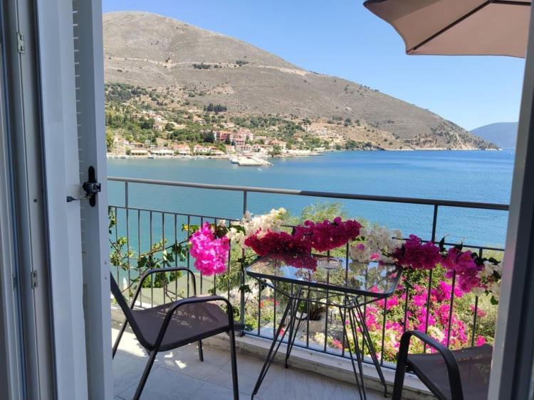 Ballas Apartments Agia Efimia Buitenkant foto