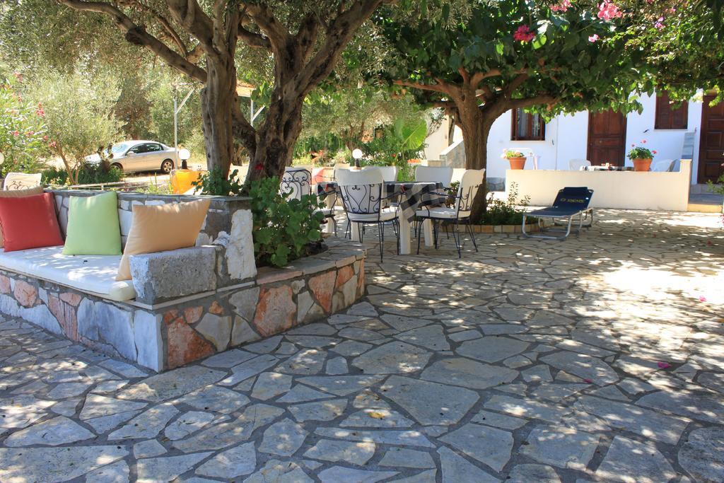 Ballas Apartments Agia Efimia Buitenkant foto