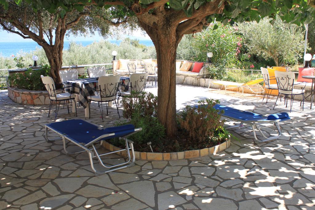 Ballas Apartments Agia Efimia Buitenkant foto