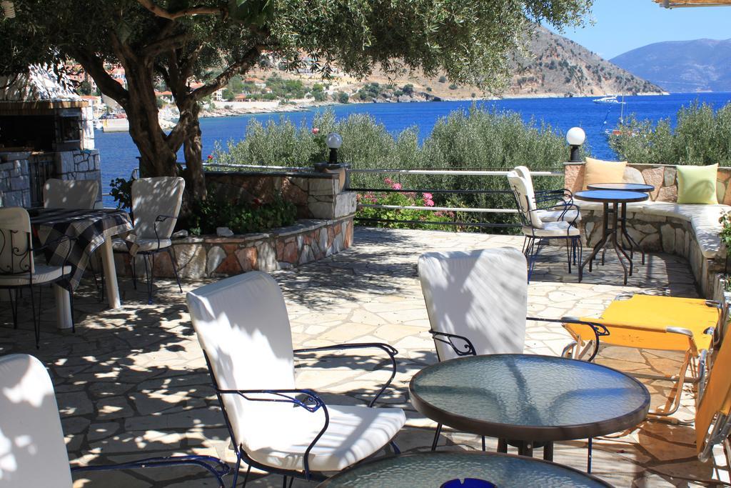 Ballas Apartments Agia Efimia Buitenkant foto