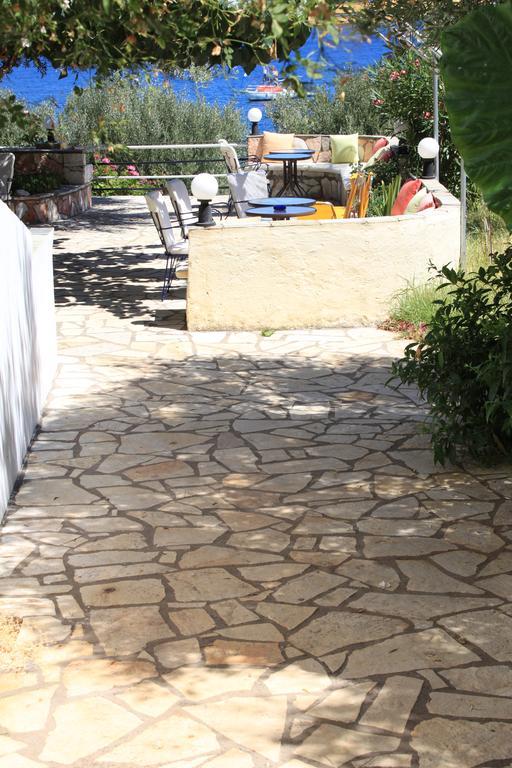 Ballas Apartments Agia Efimia Buitenkant foto
