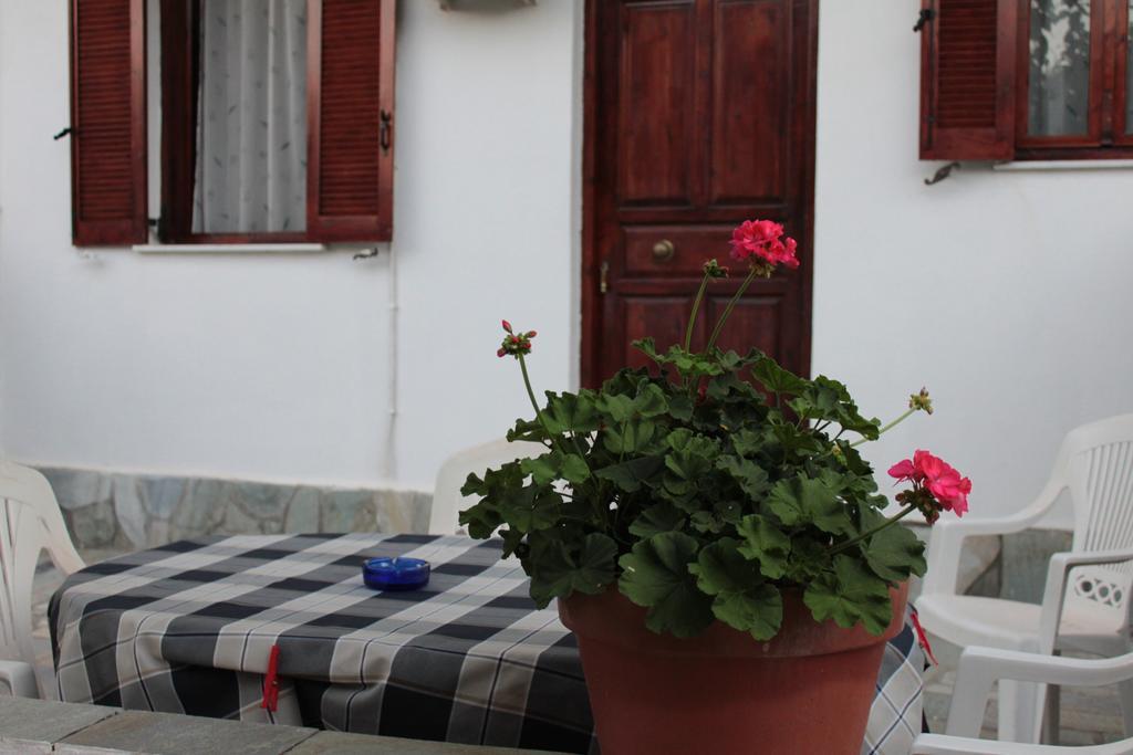 Ballas Apartments Agia Efimia Kamer foto