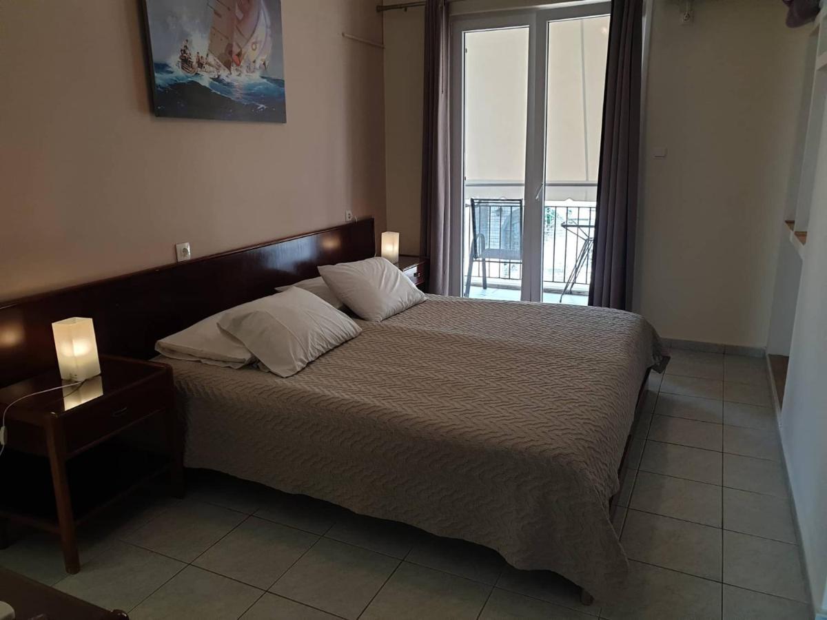 Ballas Apartments Agia Efimia Buitenkant foto