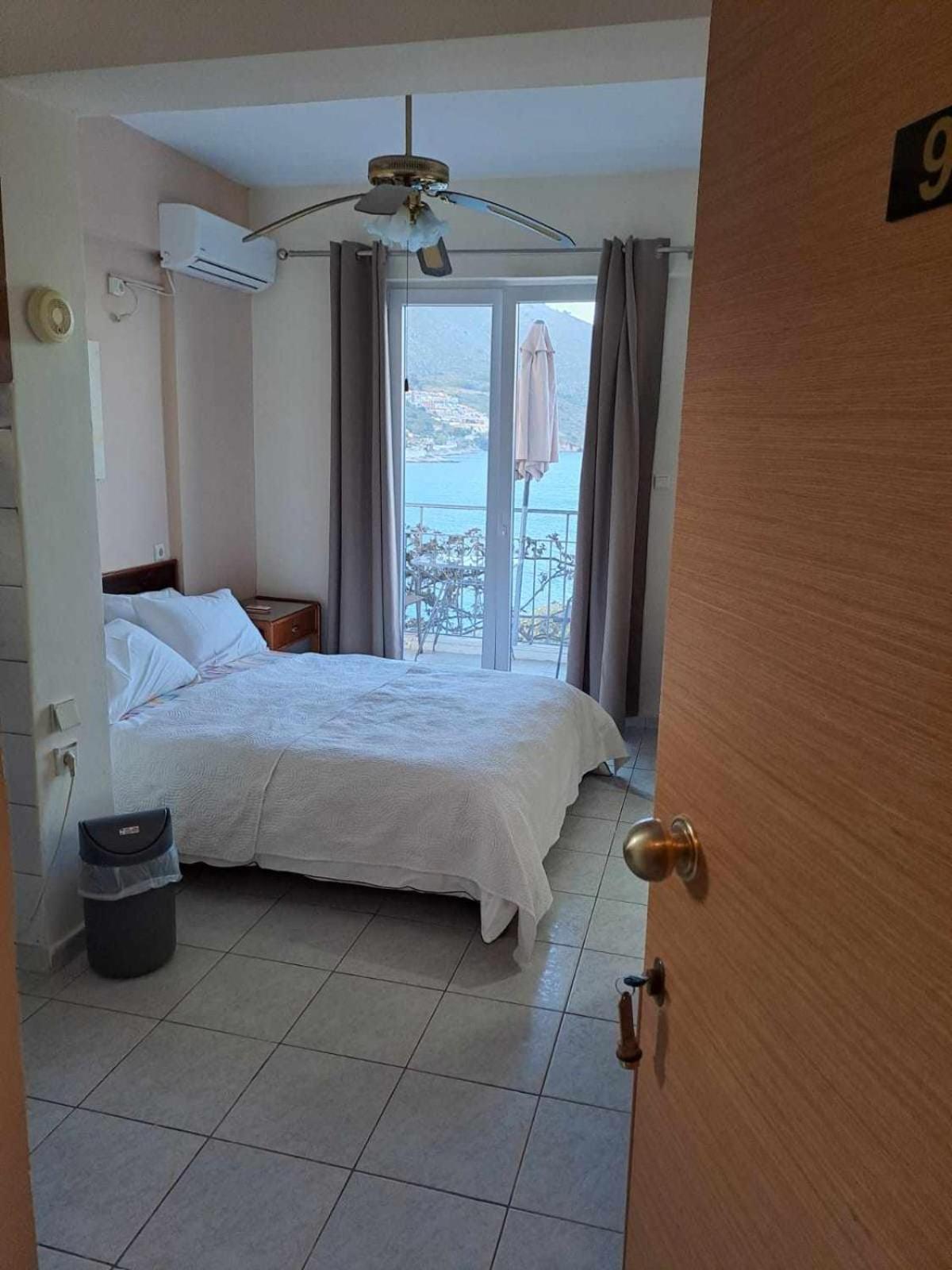 Ballas Apartments Agia Efimia Buitenkant foto
