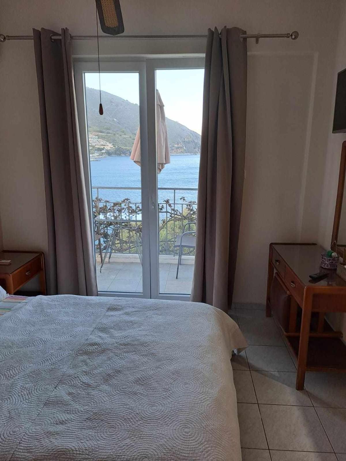 Ballas Apartments Agia Efimia Buitenkant foto