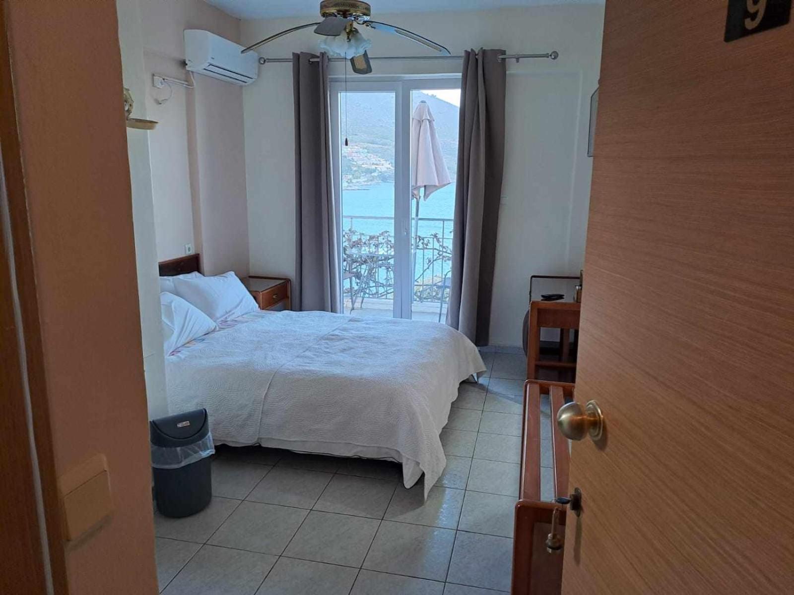 Ballas Apartments Agia Efimia Buitenkant foto