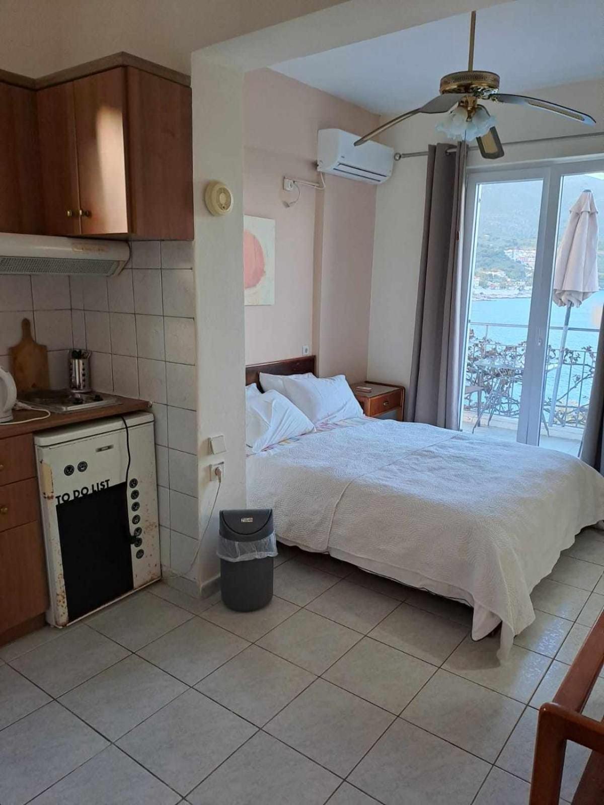 Ballas Apartments Agia Efimia Buitenkant foto