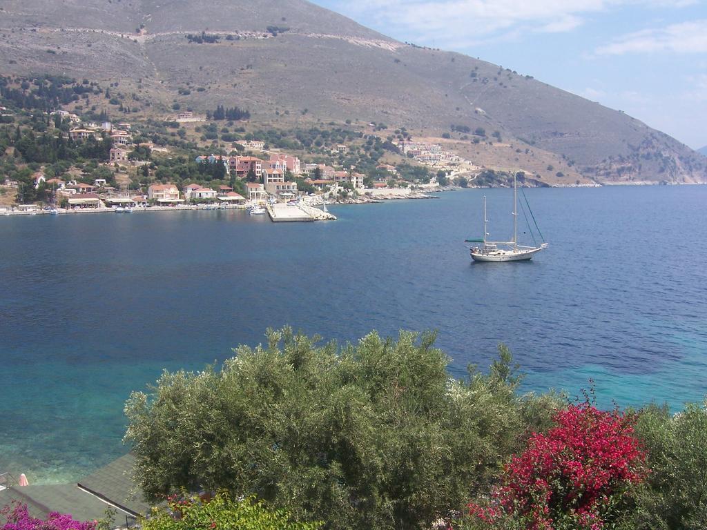 Ballas Apartments Agia Efimia Kamer foto